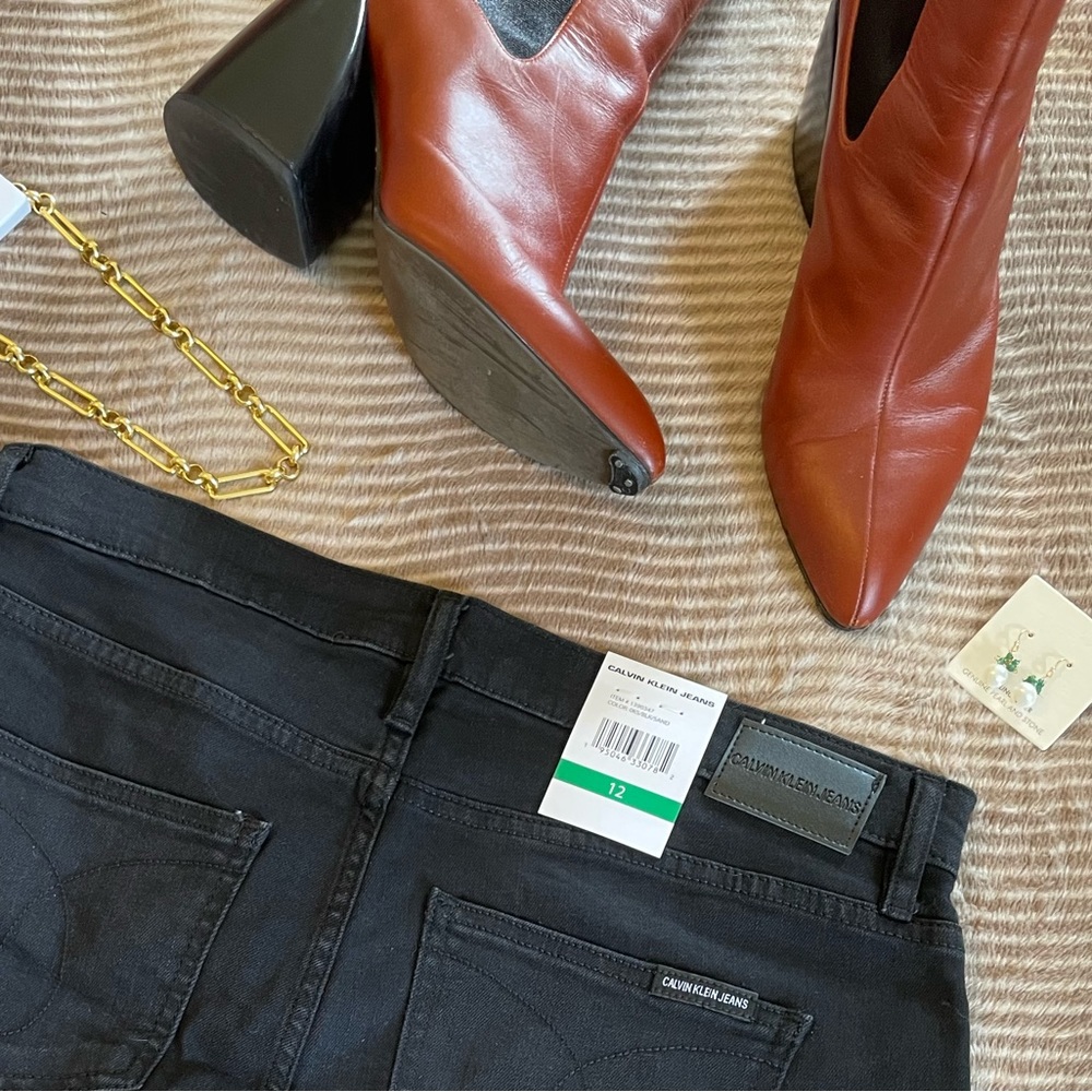 Chloé Wave Heel Leather Boots - Picture 11 of 14